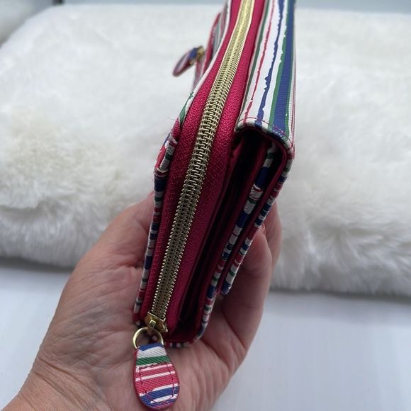 NWOT Safe Keeper wallet. - Picture 4 of 10